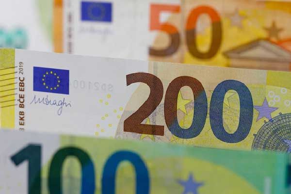 酒价内参12月1日价格发布 市场企稳分化青花郎延续涨势